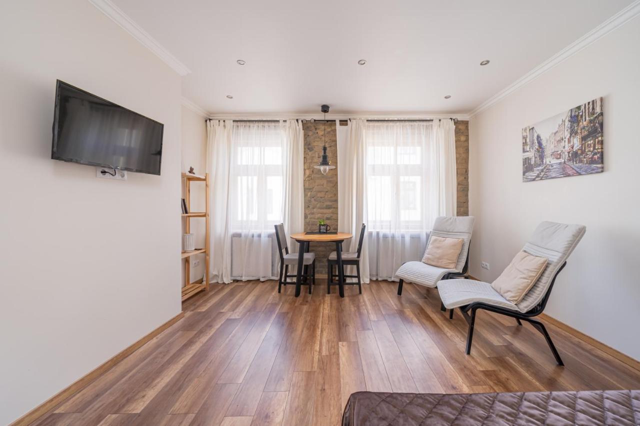 Top-Floor Studio With Courtyard View In Unesco Area, Murnieku Street Residence Riga Exterior photo